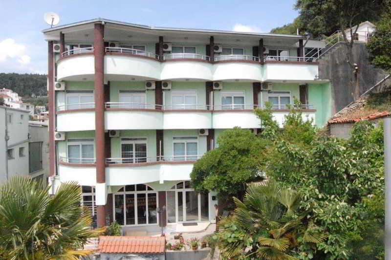 Hotel Hoti Улцинь Экстерьер фото
