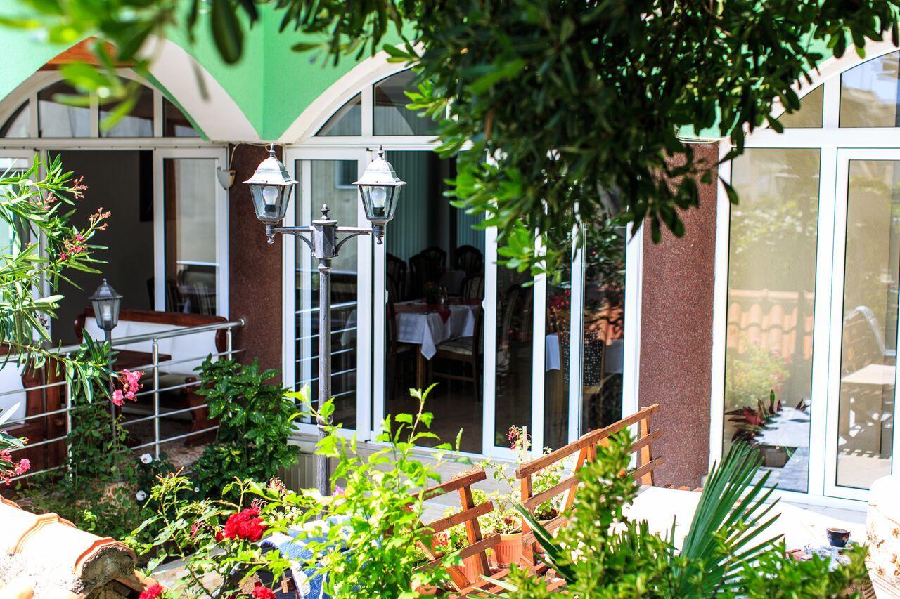 Hotel Hoti Улцинь Экстерьер фото
