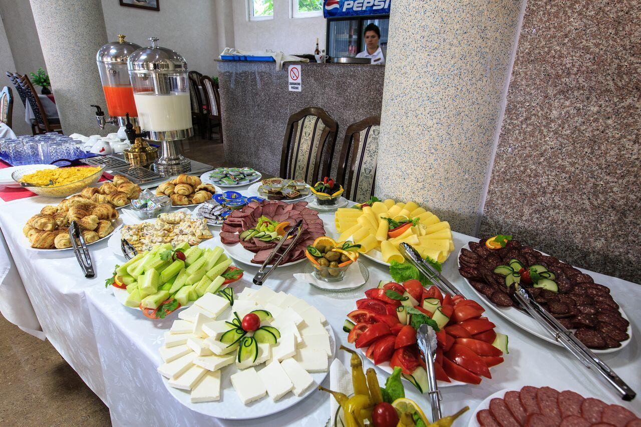Hotel Hoti Улцинь Экстерьер фото
