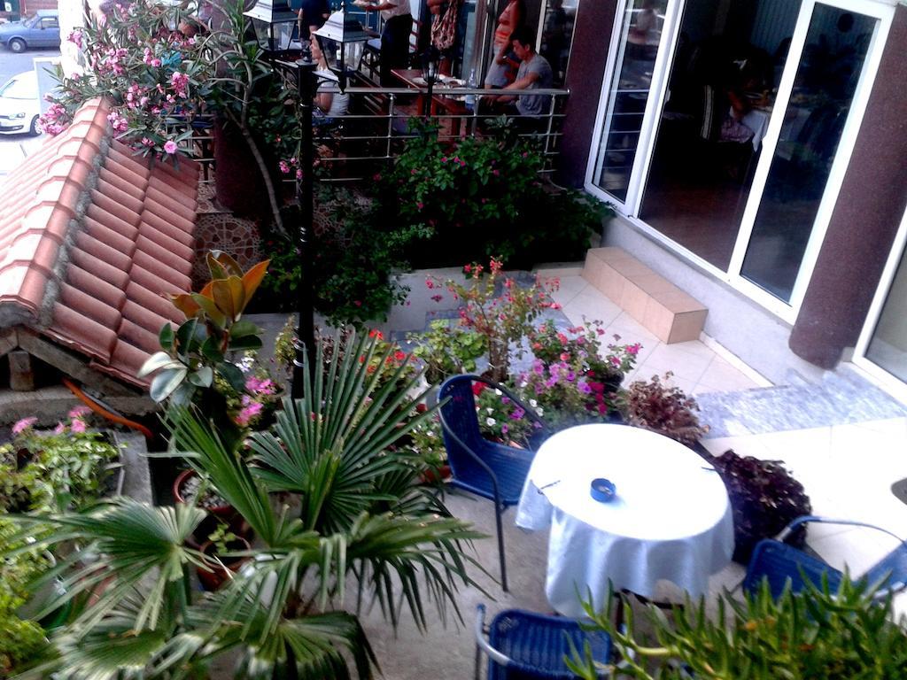 Hotel Hoti Улцинь Экстерьер фото