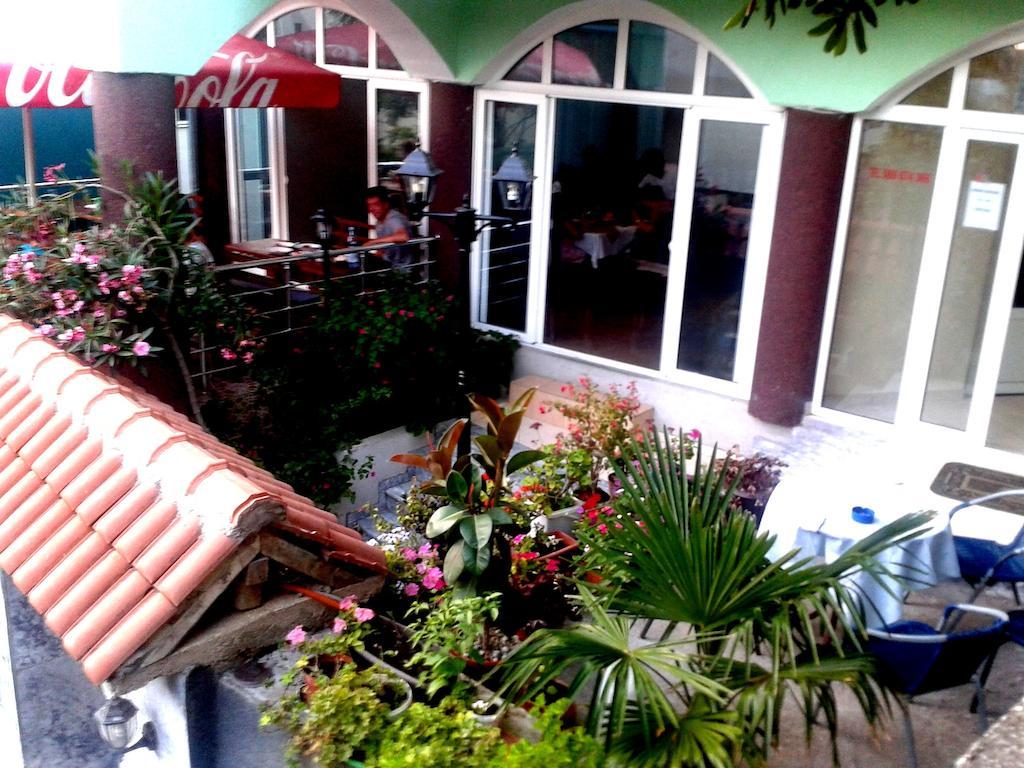 Hotel Hoti Улцинь Экстерьер фото